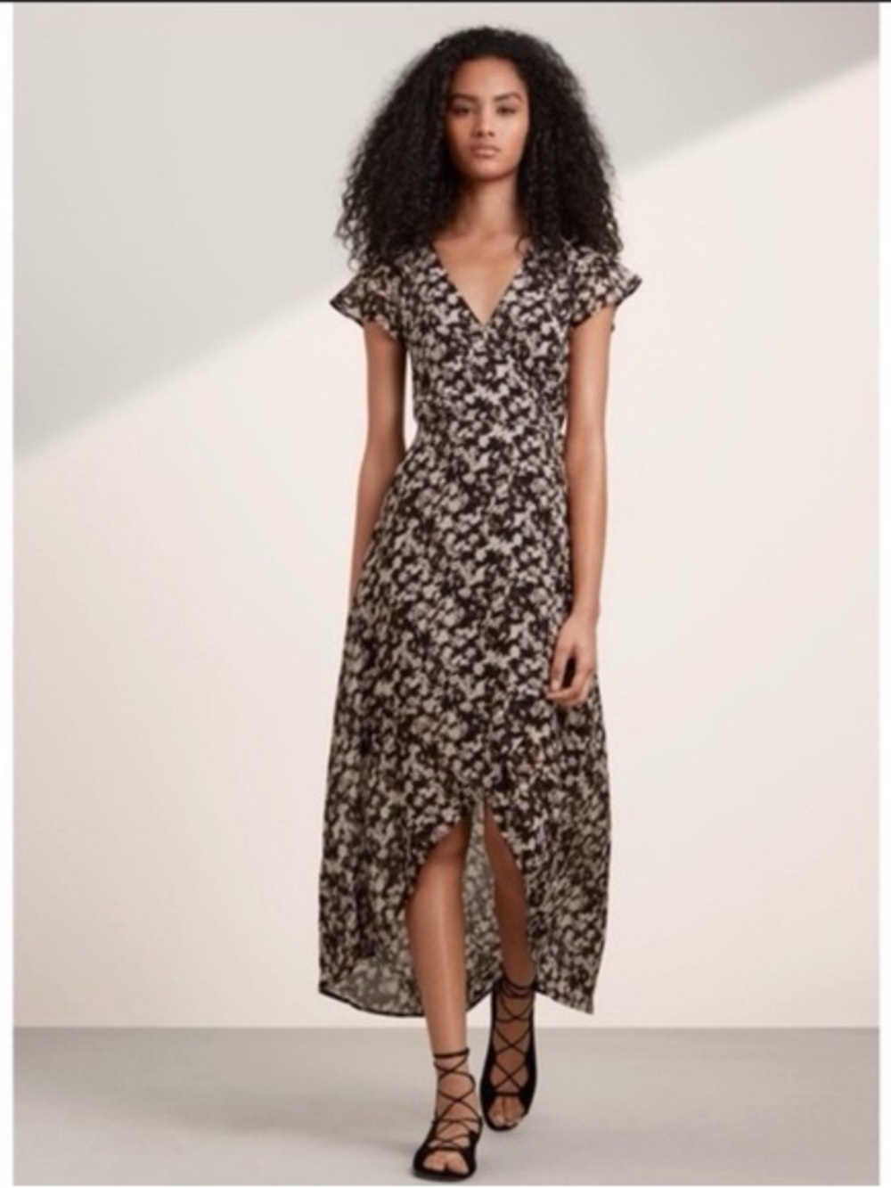 Talula Aritzia Moxon Floral Dress Size 0